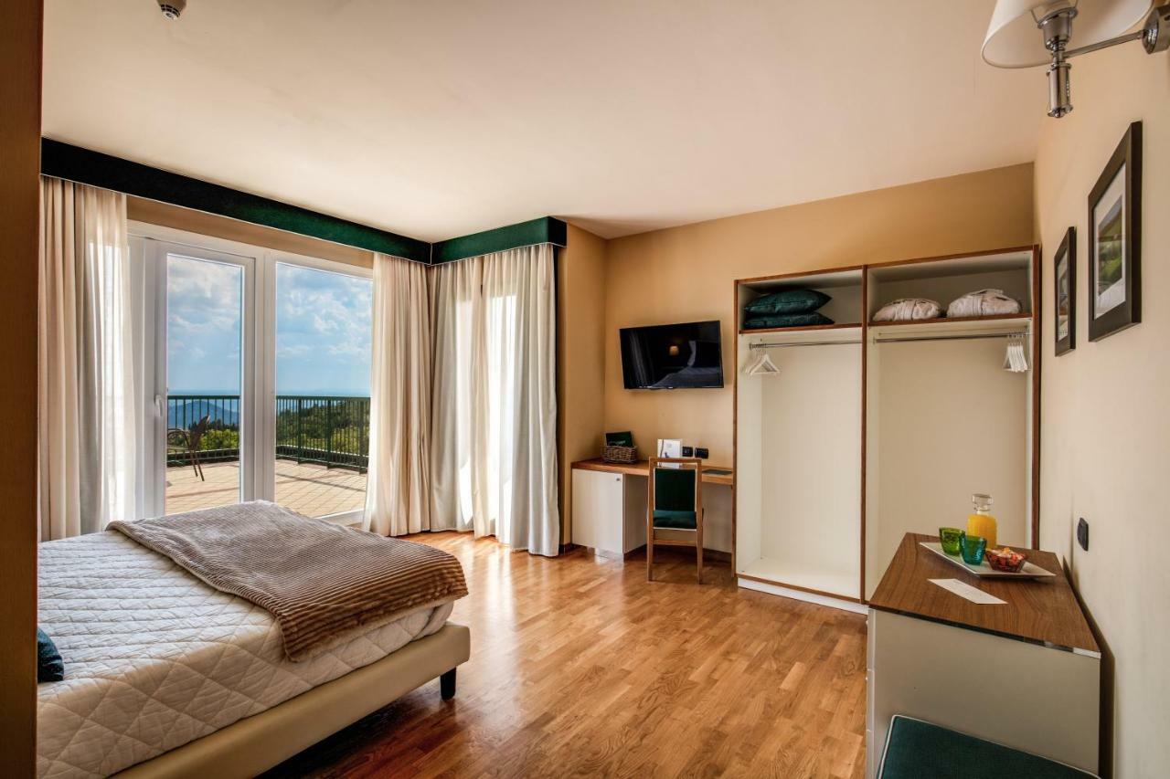 Demidoff Country Resort Pratolino Bagian luar foto